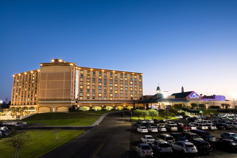 closest hotels to ocean downs casino