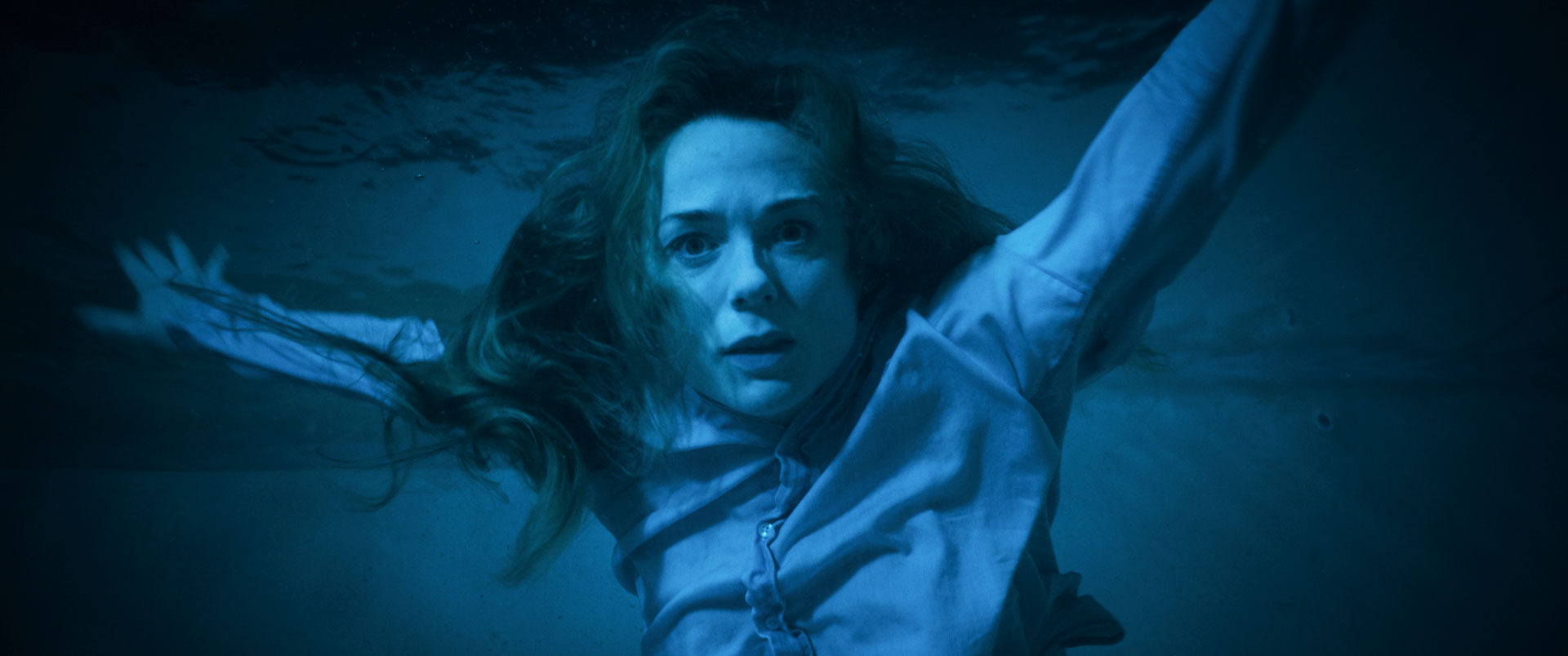 Review 'Night Swim' (2024), starring Wyatt Russell and Kerry Condon